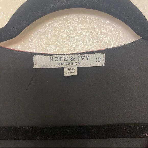 Hope & Ivy Maternity wrap maxi dress in black base floral ruffle lightweight 10 - Picture 14 of 16